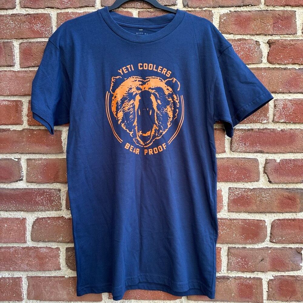 YETI coolers Bear Proof Graphic Tee Navy Orange Logo Men’s Medium NEW